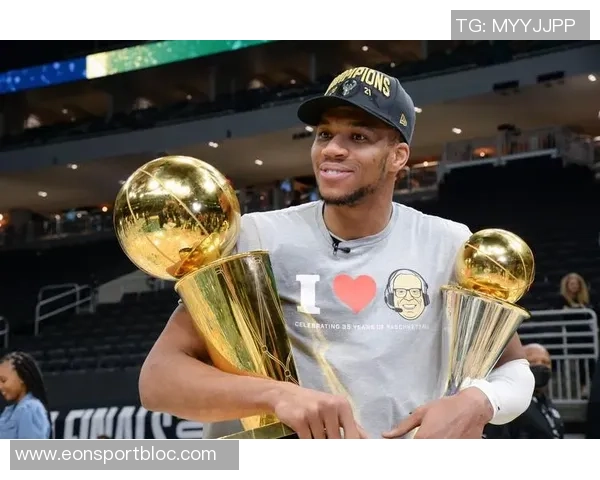 字母哥生涯30分10助场次创新高超越历史大前锋成就无可匹敌